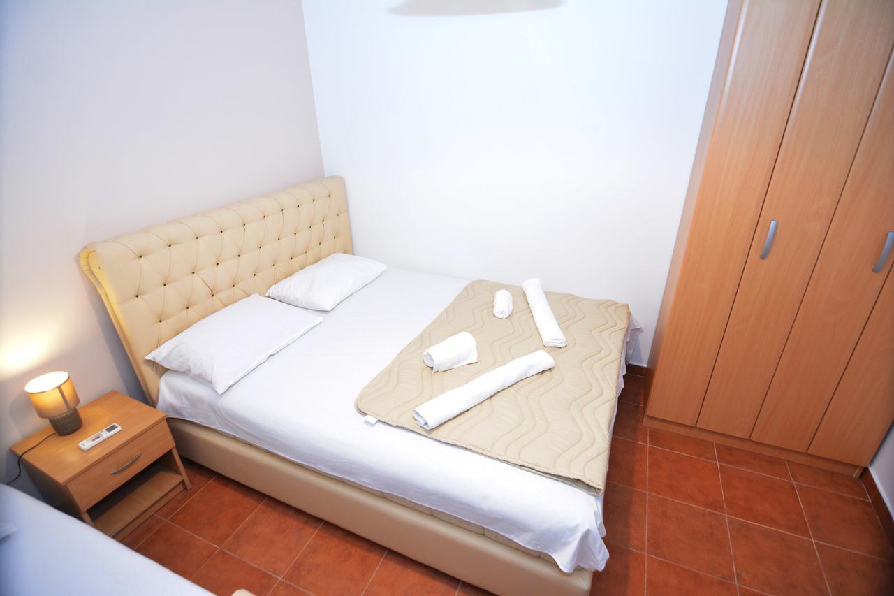 Apartments Jovana Petrovac Extérieur photo